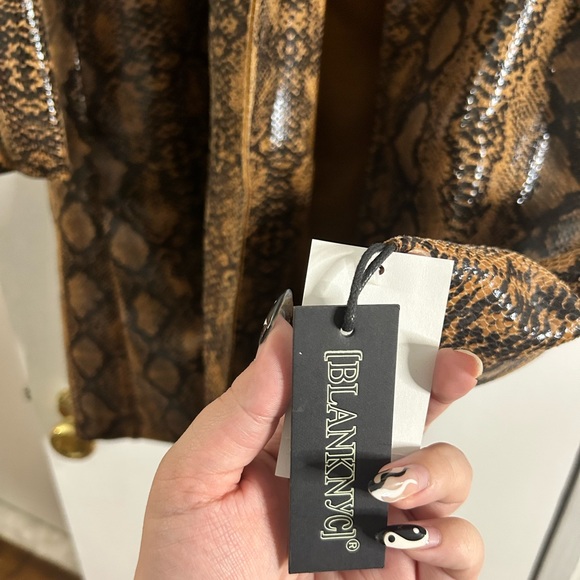 Blank NYC pleather snakeskin trench coat, size L brand new w tags - Picture 2 of 7